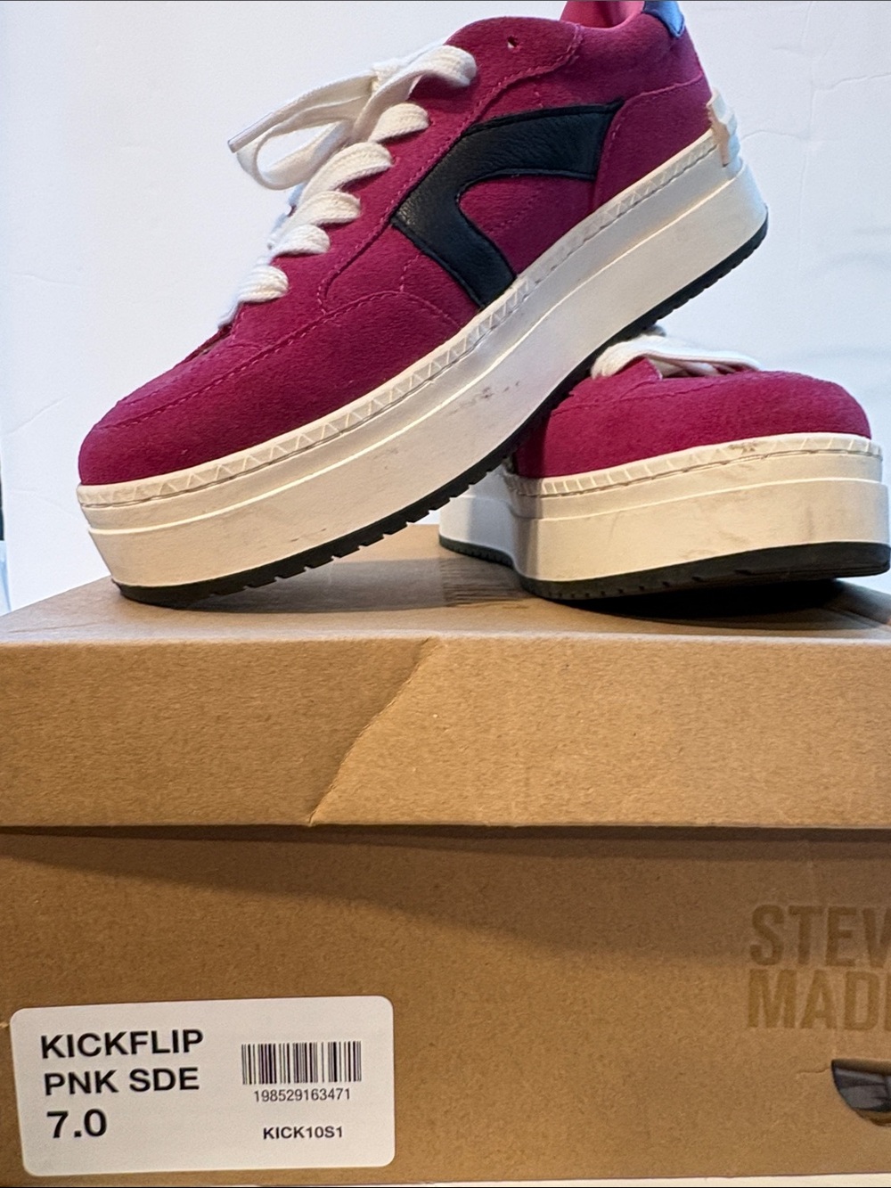 Steve Madden Kickflip Pink Suede Platform Sneakers with Black Accent - Picture 12 of 12